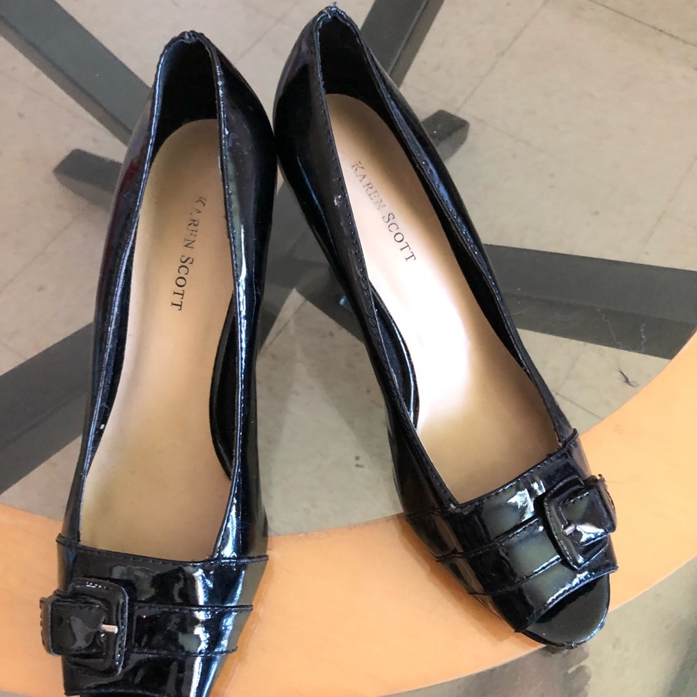 heels - Picture 1 of 3